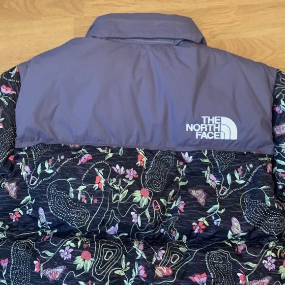 NWT The North Face Women’s 1996 Retro Nuptse Jacket, Small - Picture 10 of 11